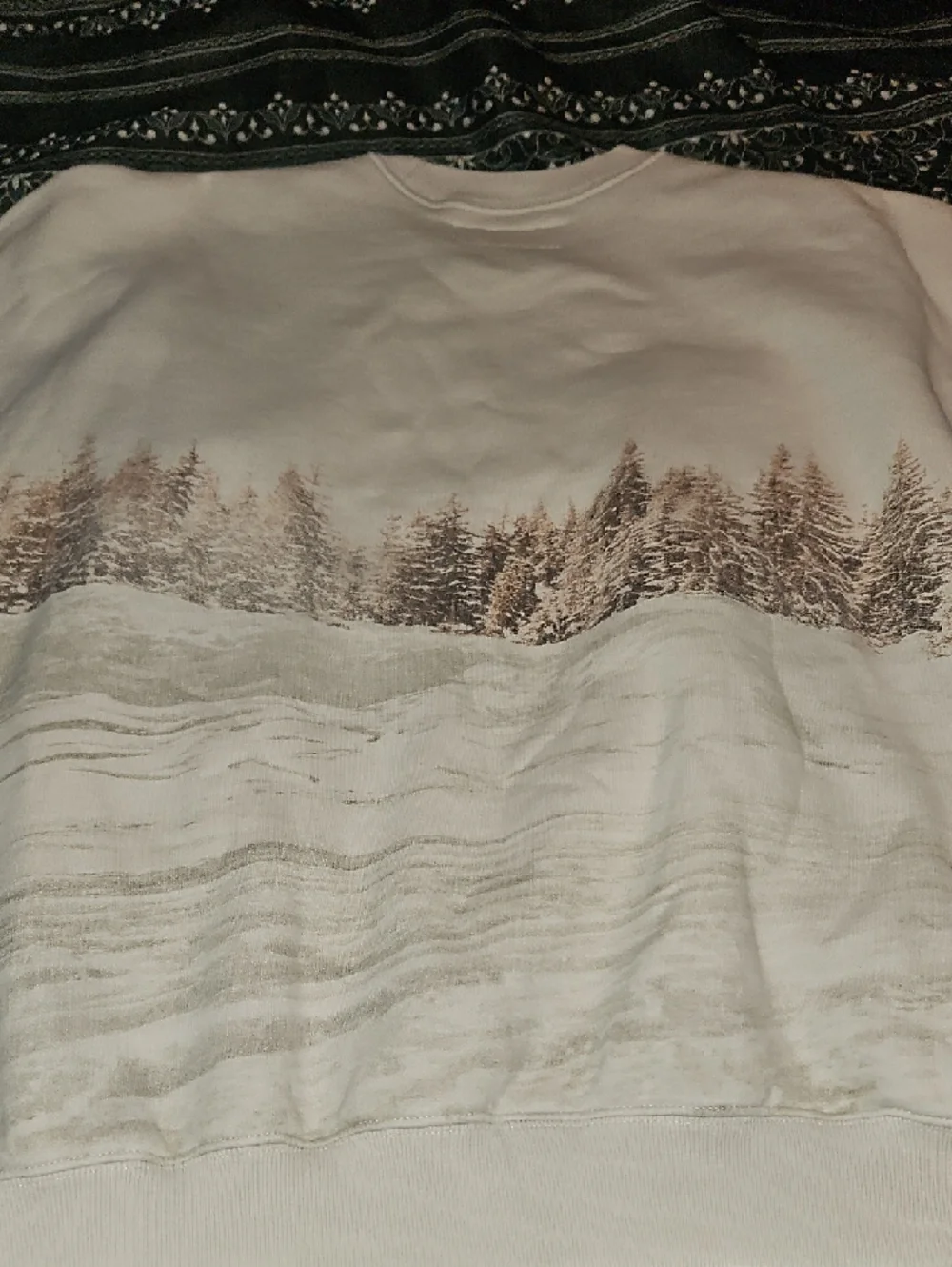 Budweiser White Sweatshirt with Red Holiday Script and Clydesdale Team Print